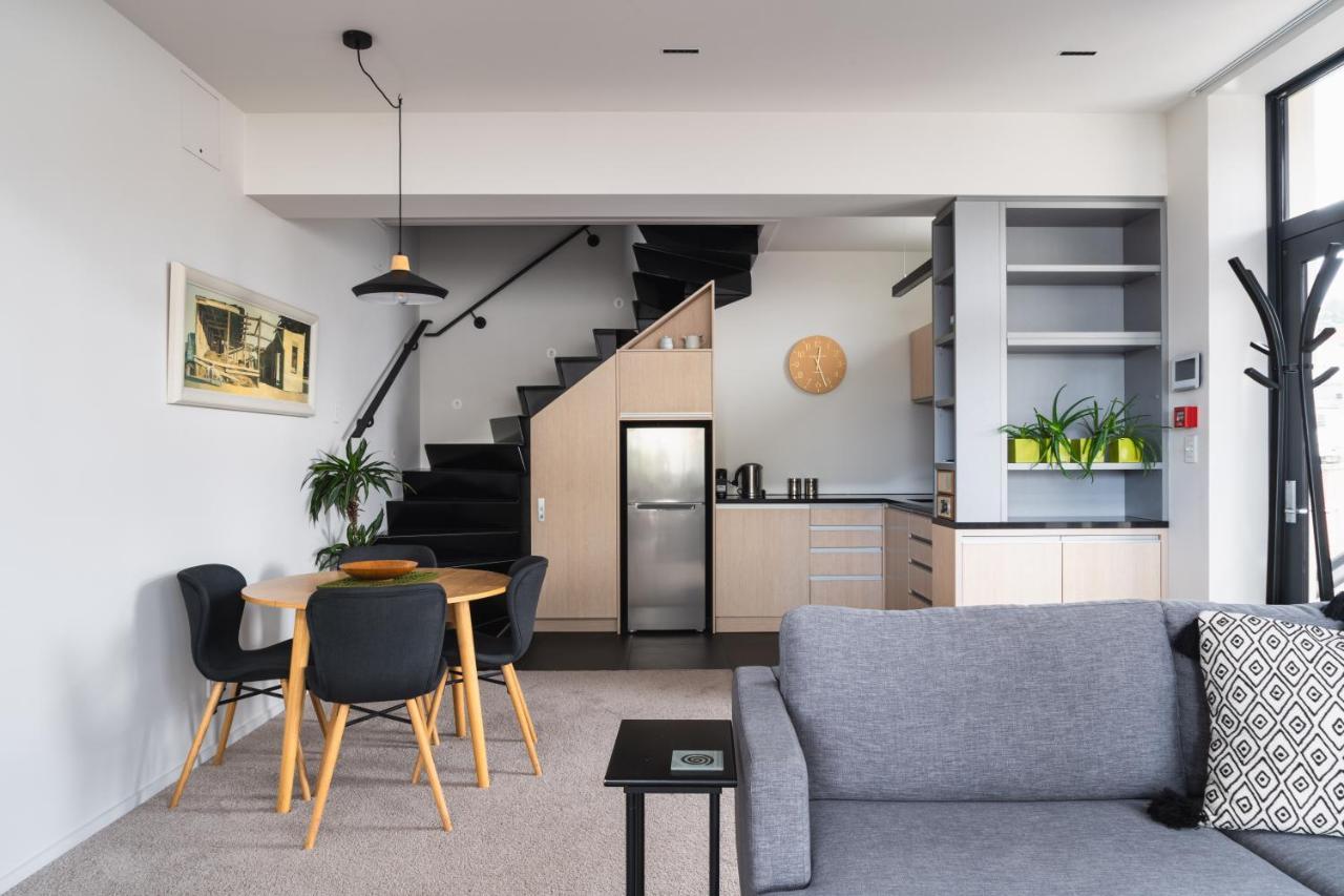 Deluxe Inner-City Apartment On Moray 但尼丁 外观 照片