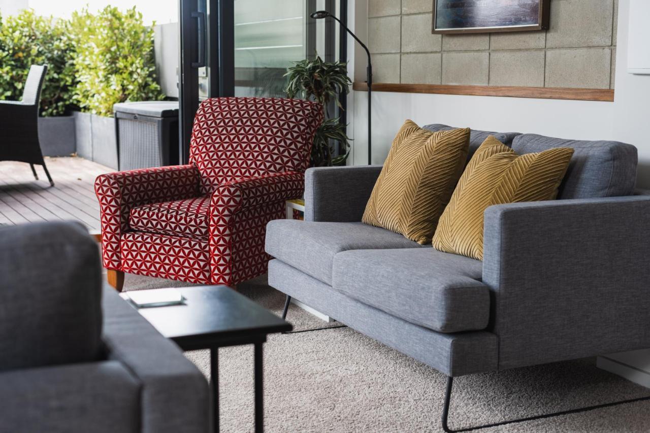 Deluxe Inner-City Apartment On Moray 但尼丁 外观 照片