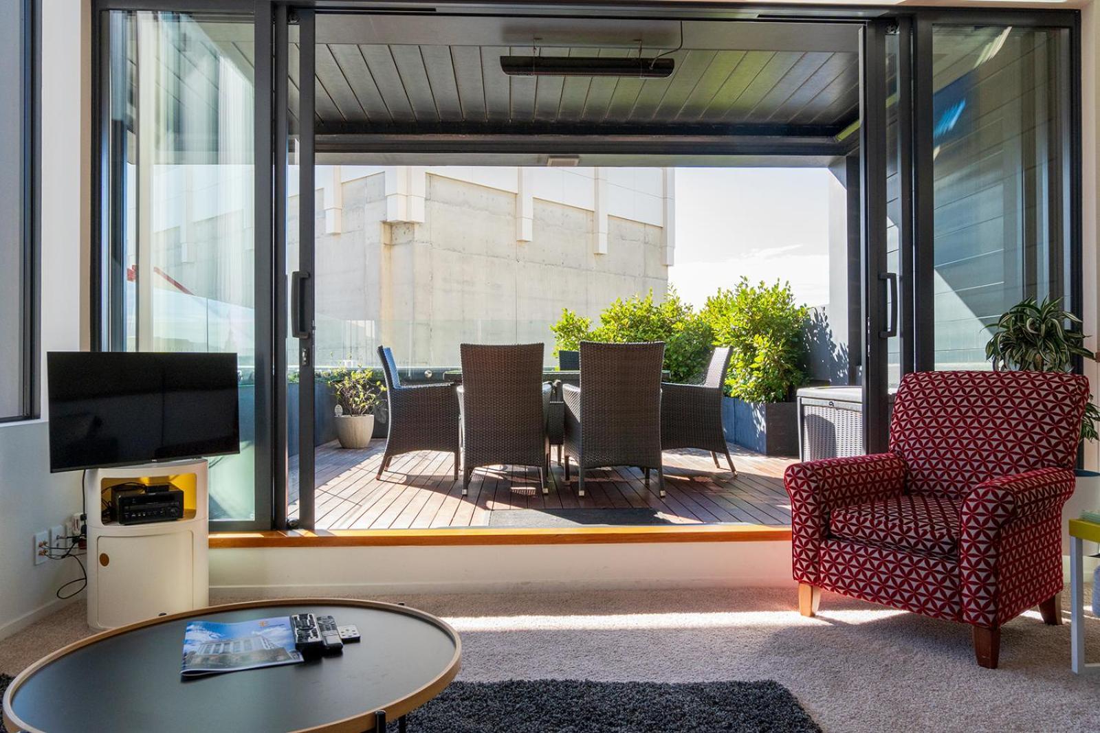 Deluxe Inner-City Apartment On Moray 但尼丁 外观 照片