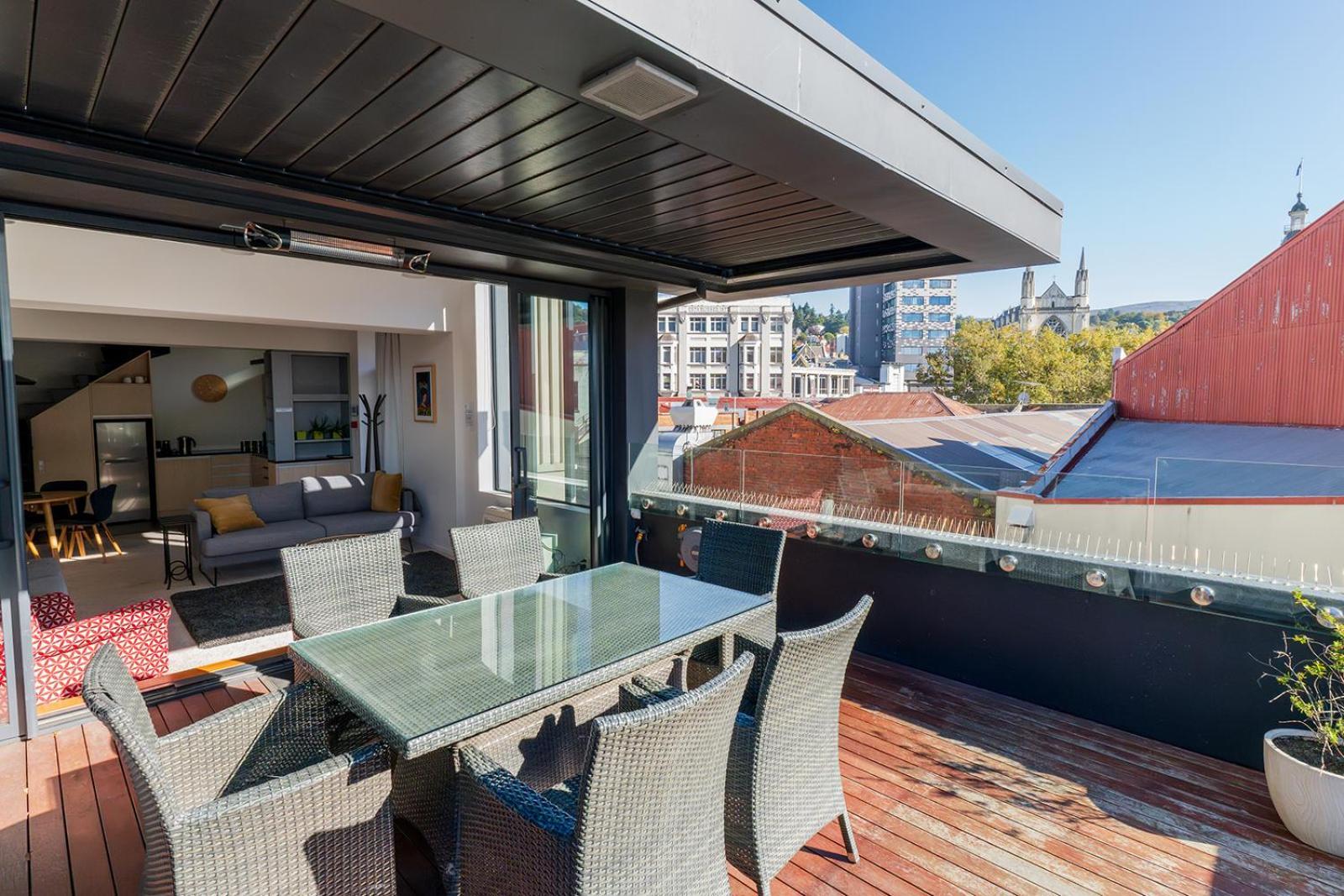 Deluxe Inner-City Apartment On Moray 但尼丁 外观 照片