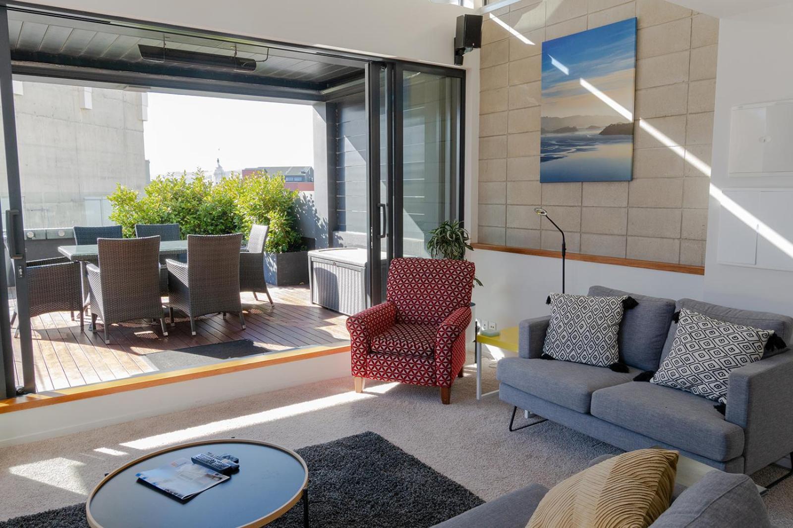 Deluxe Inner-City Apartment On Moray 但尼丁 外观 照片