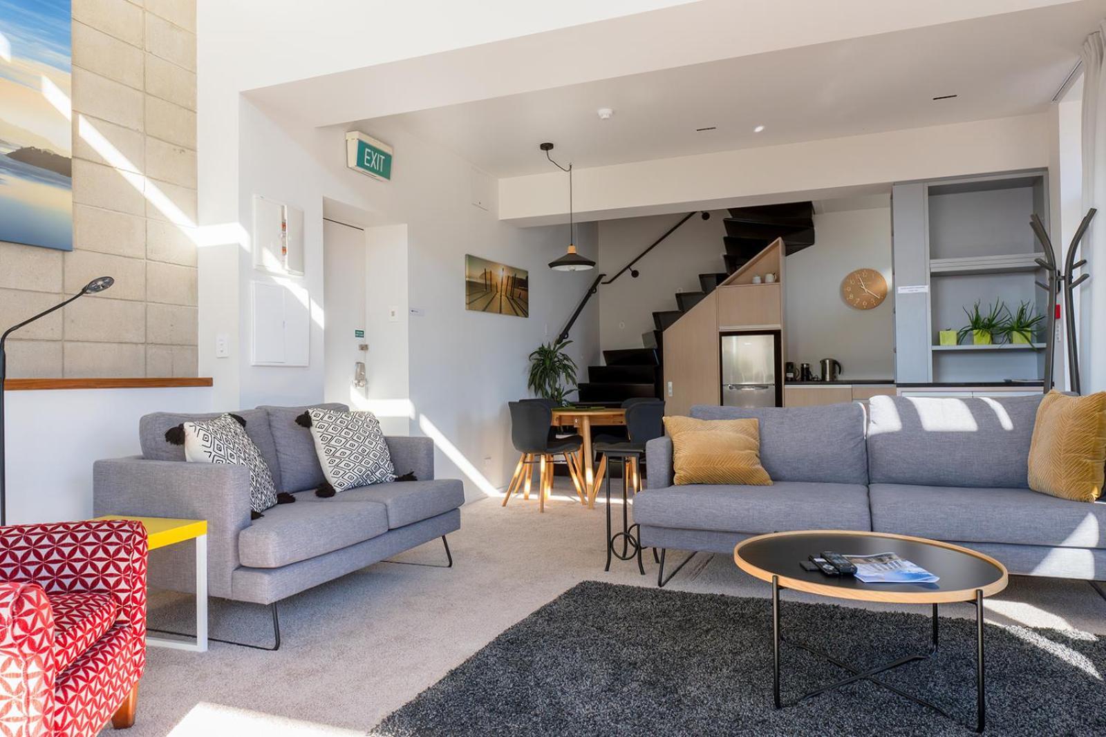 Deluxe Inner-City Apartment On Moray 但尼丁 外观 照片